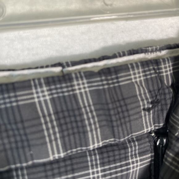 Greg Norman Golf Shorts Men's 38 Plaid Flat Front Gray Casual- Missing Button - Picture 3 of 5